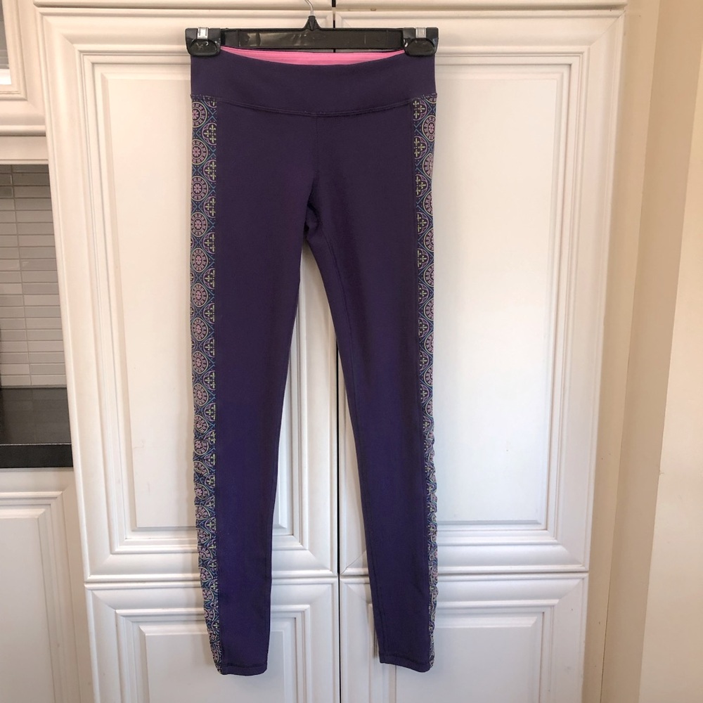 Ivivva by Lululemon girls reversible leggings 🍋